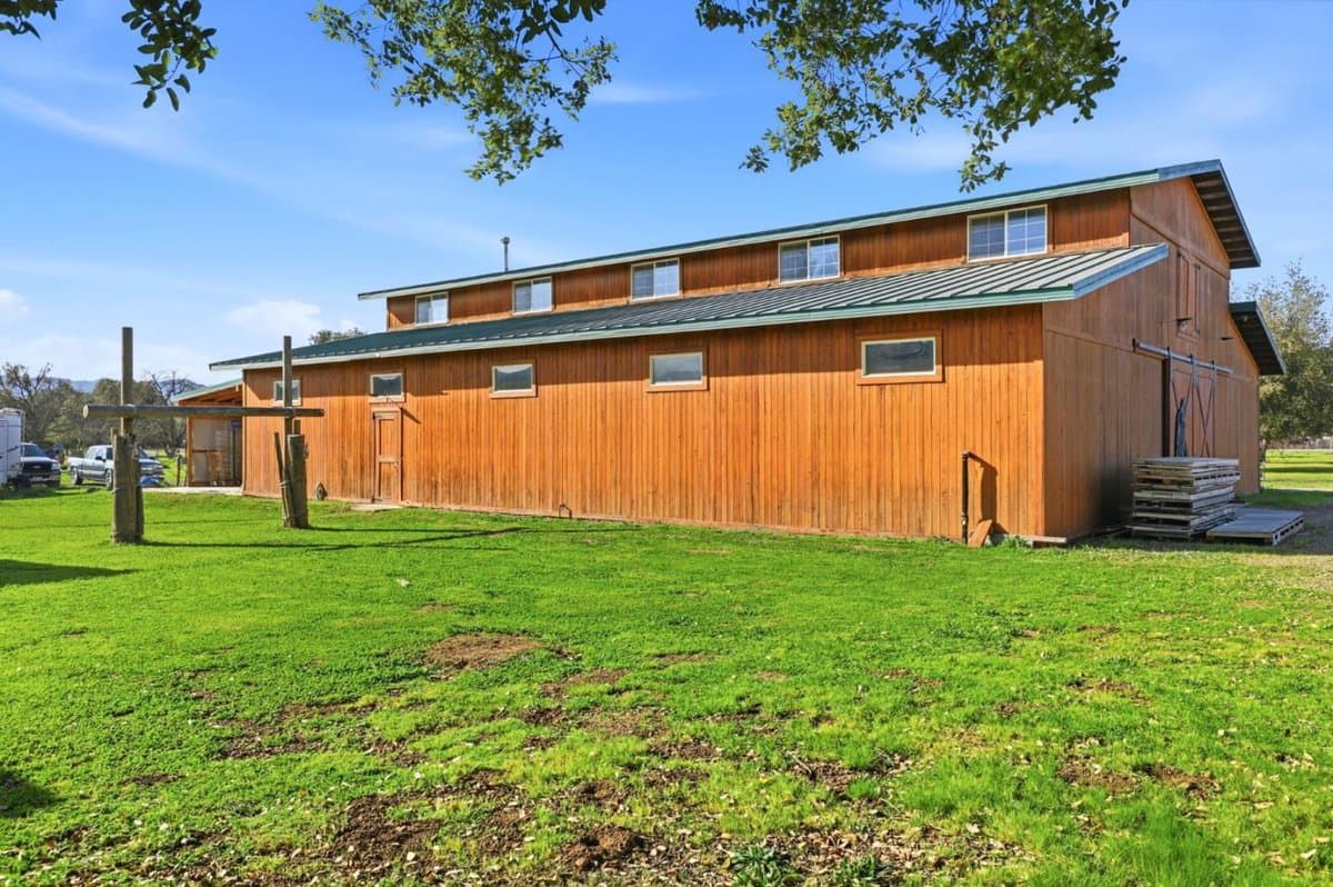 13805 Colony Avenue - Photo 2