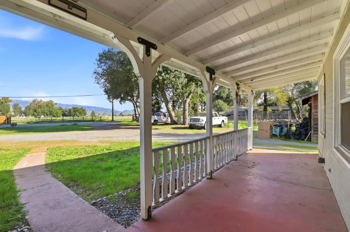 13805 Colony Avenue - Photo 5