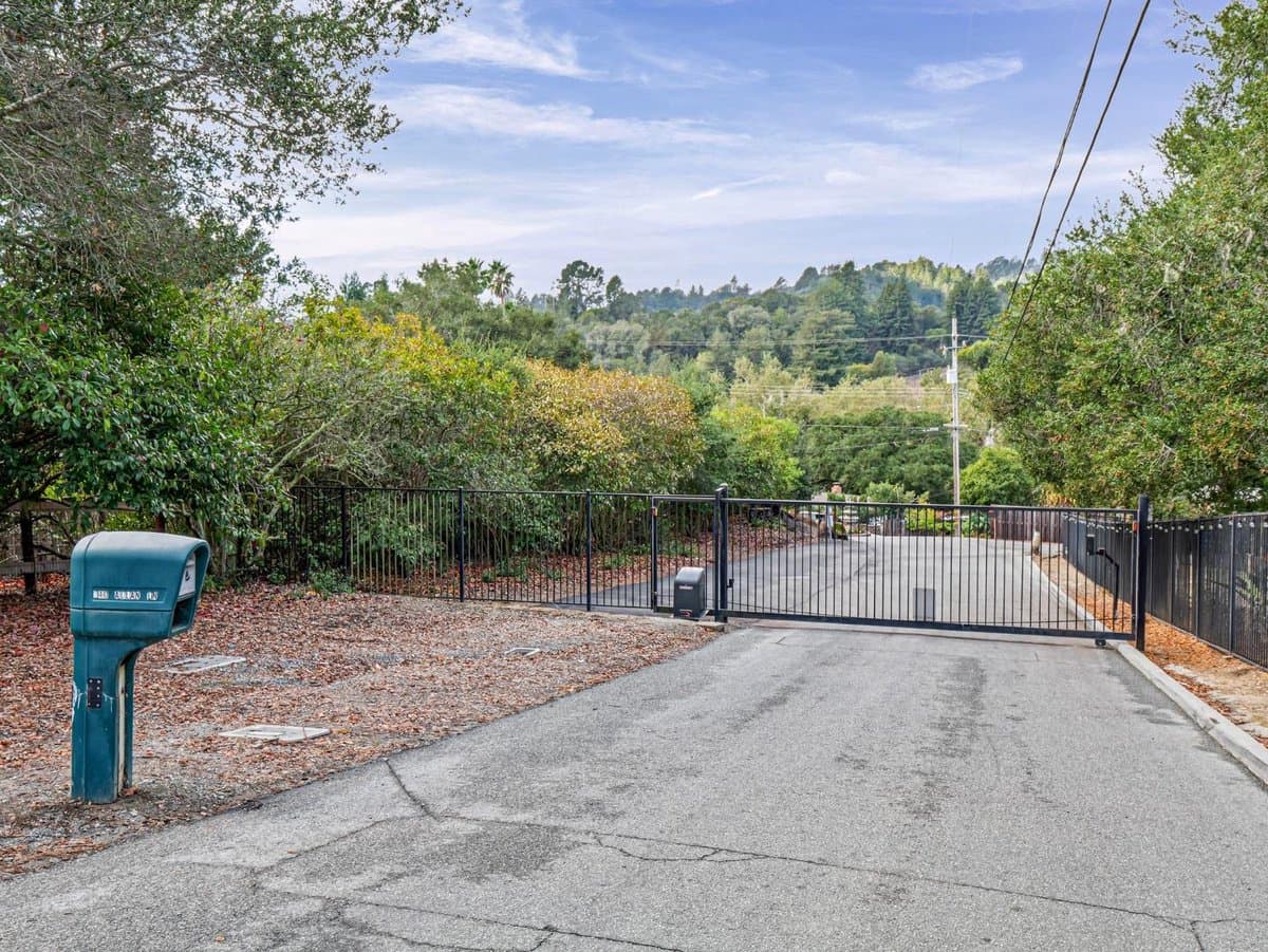 140 Allan Lane - Photo 4
