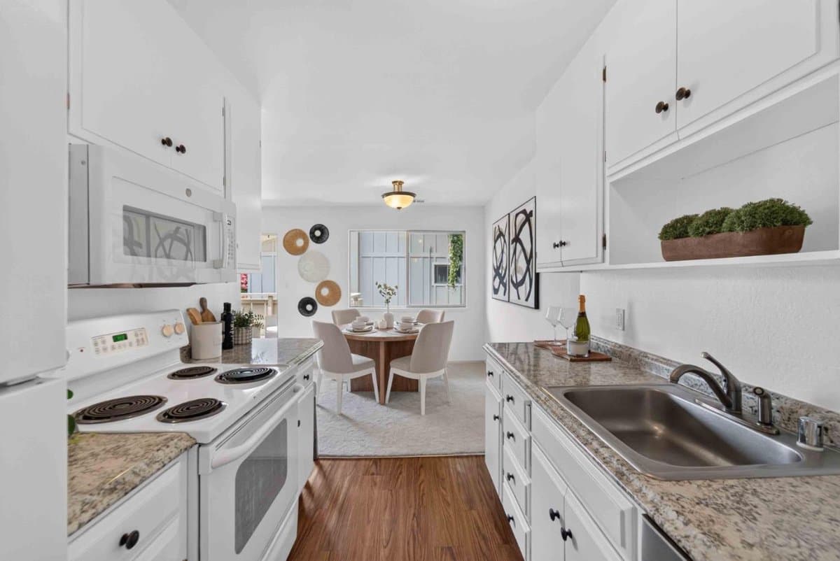 255 South Rengstorff Avenue #42 - Photo 4