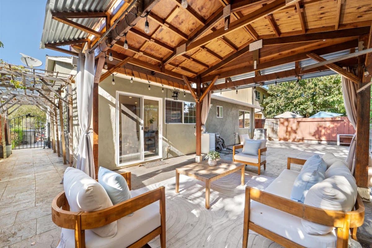 1402 Darwin Court - Photo 4