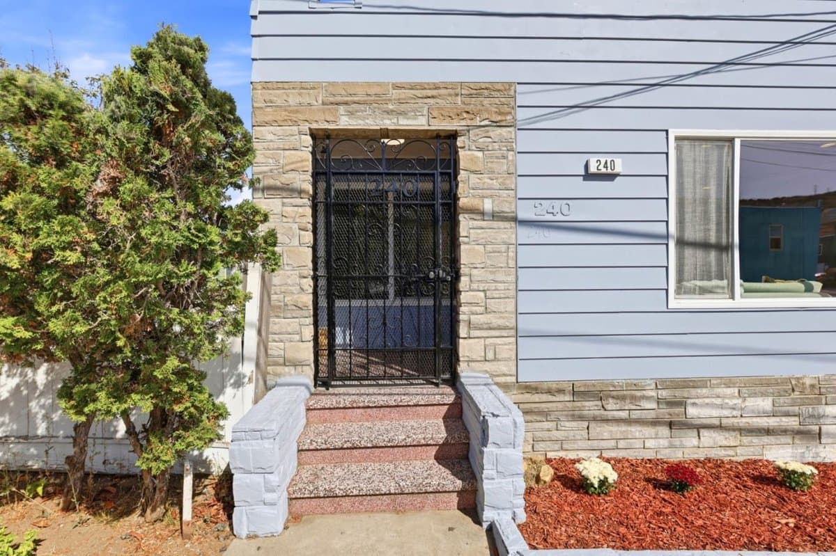 240 Martin Street - Photo 4