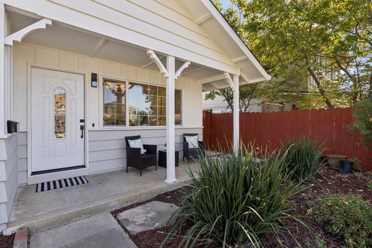 1364 Boysea Drive - Photo 2