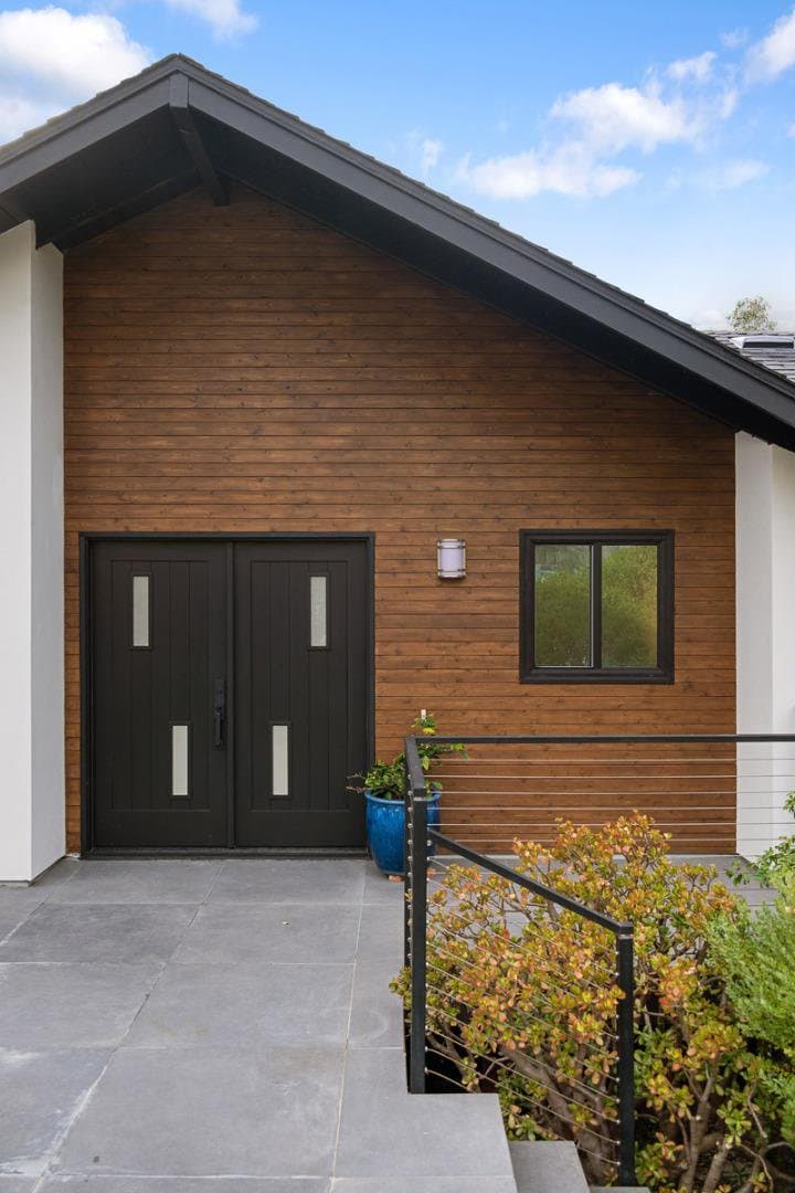 1136 Parrott Drive - Photo 3