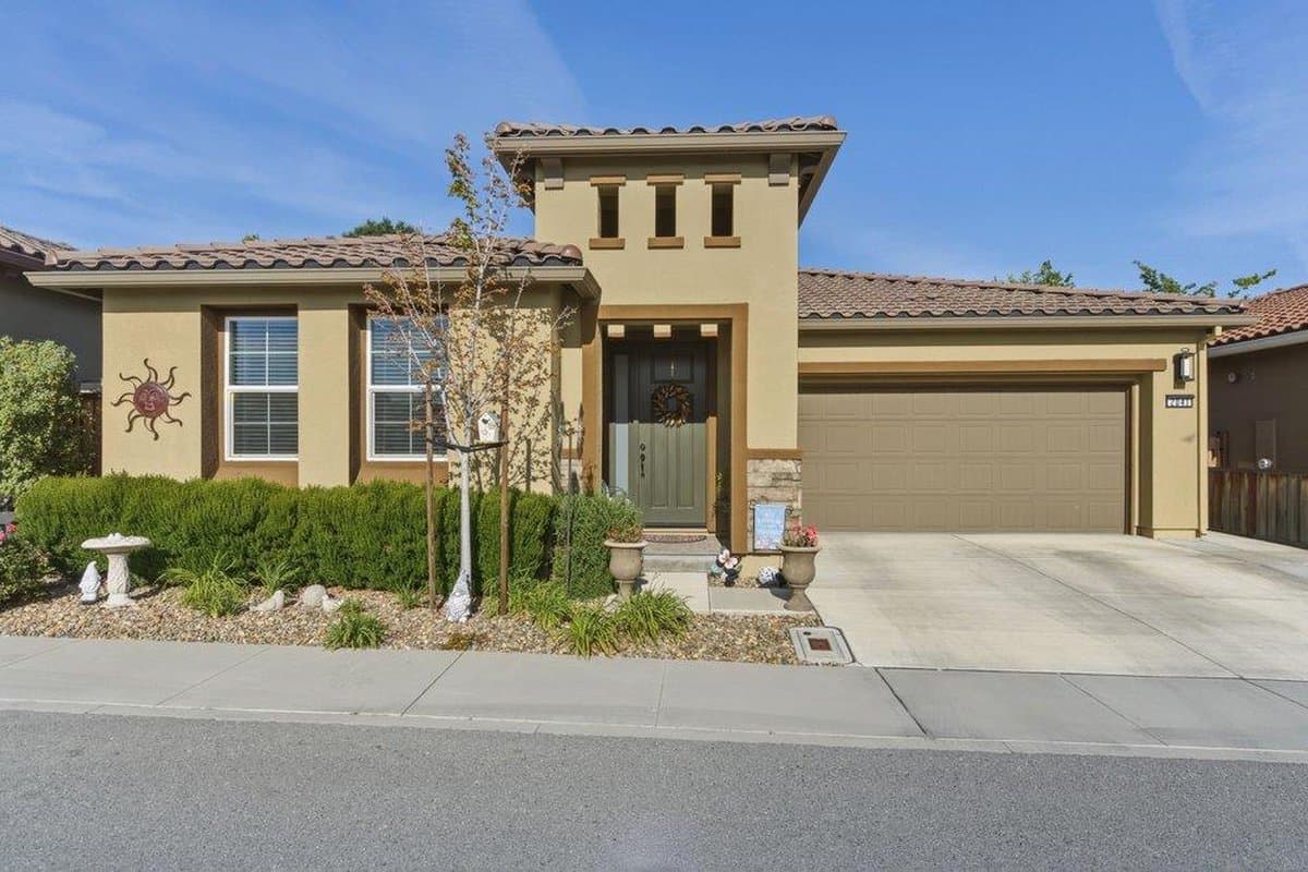2041 Santoro Way - Photo 1