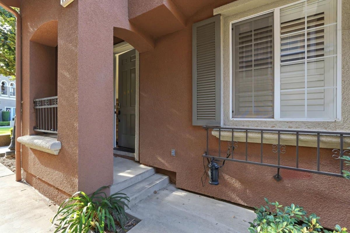 611 Adeline Avenue - Photo 4