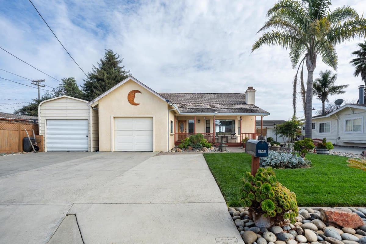38 Susan Street - Photo 2