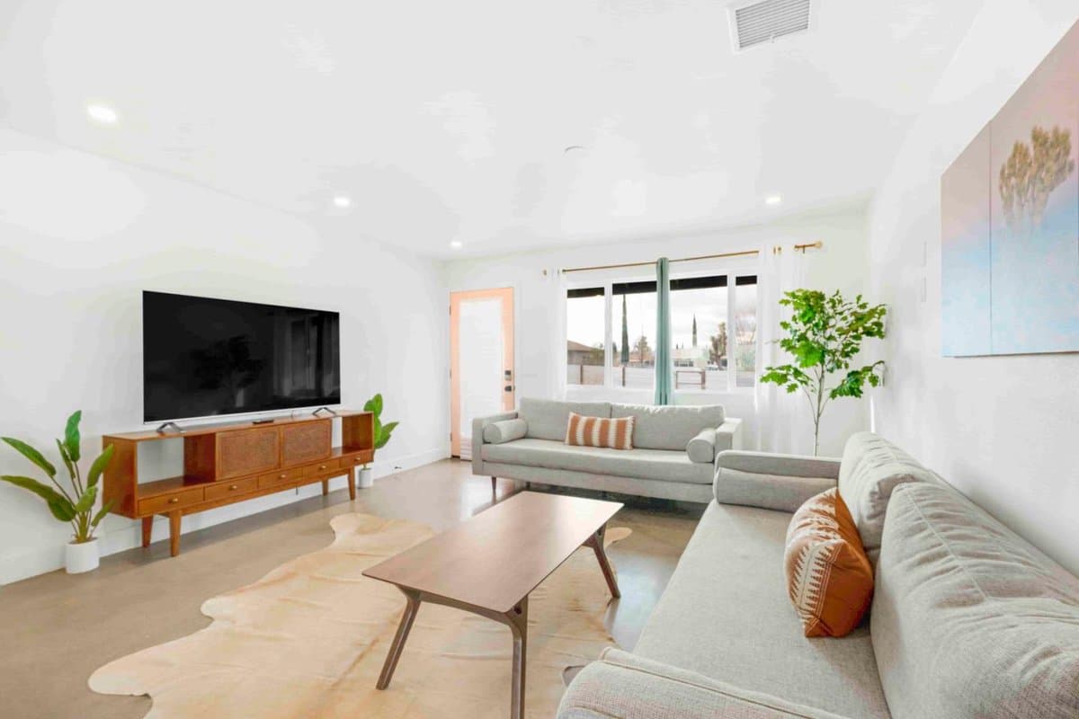 7137 Hanford Avenue - Photo 3