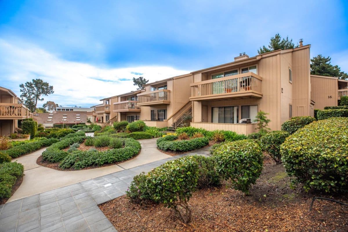 300 Glenwood Circle #258 - Photo 4