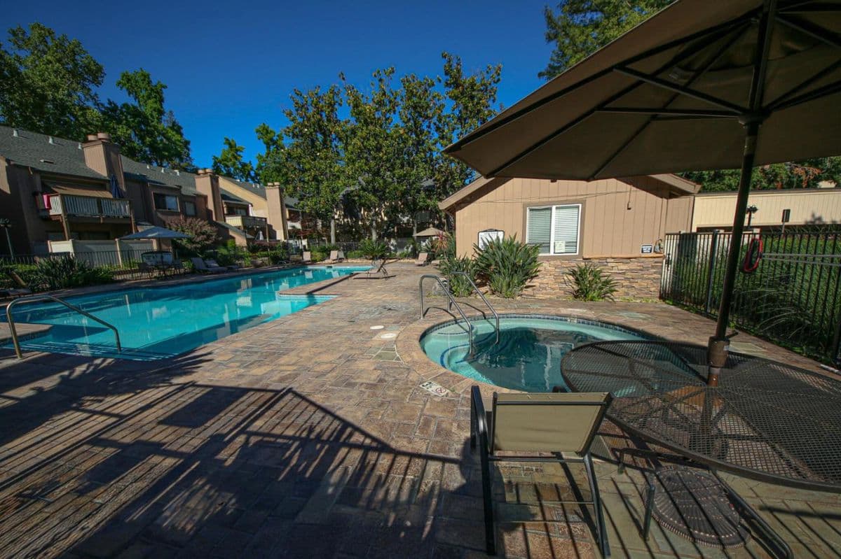 546 Woodside Oaks #6 - Photo 3