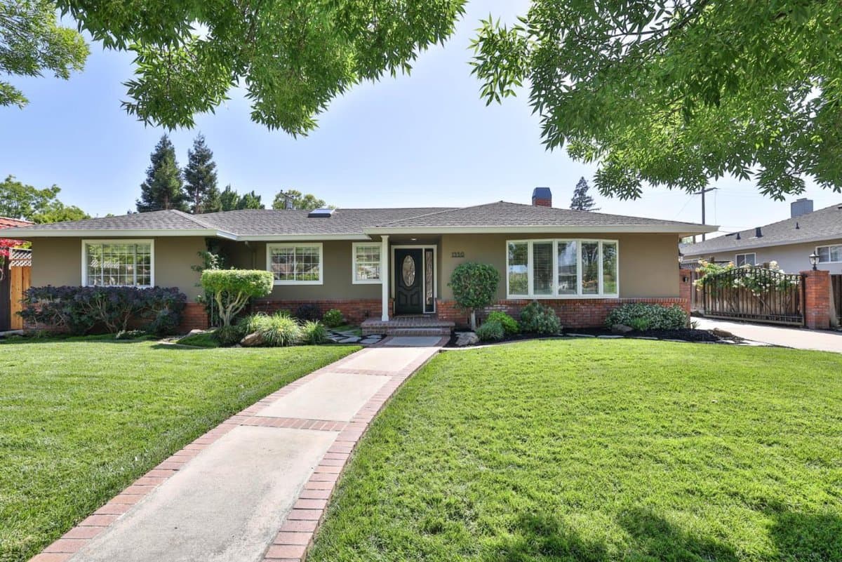 1550 San Gabriel Way - Photo 2