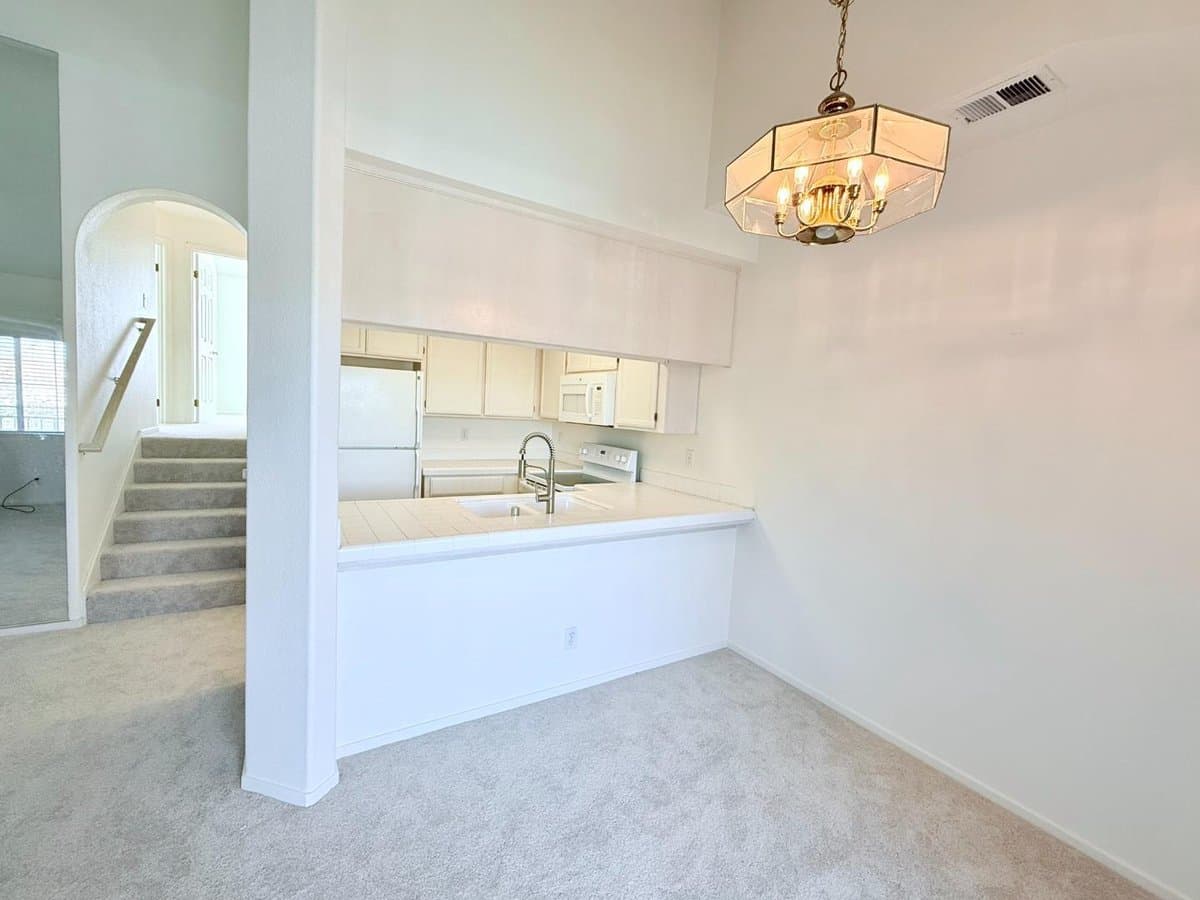 106 Sunnyhills Court - Photo 5