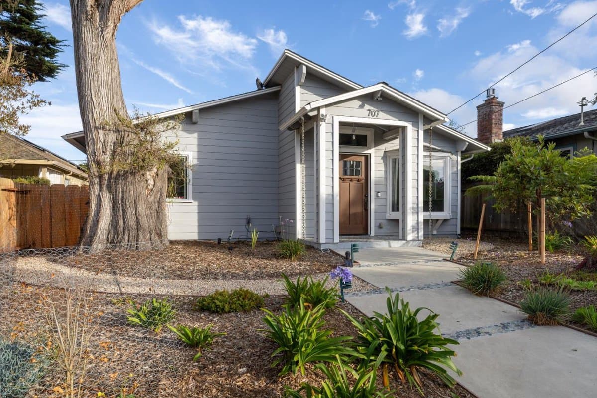 707 Walnut Street - Photo 2