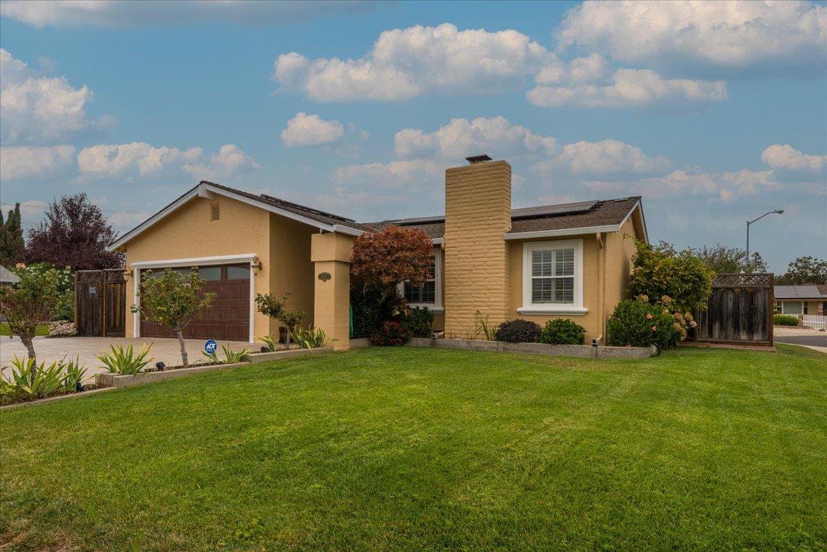 2901 Daisy Street - Photo 2