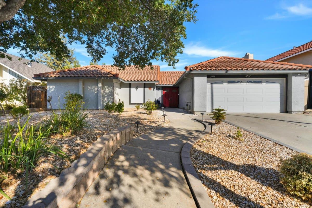 2979 Silverland Drive - Photo 1