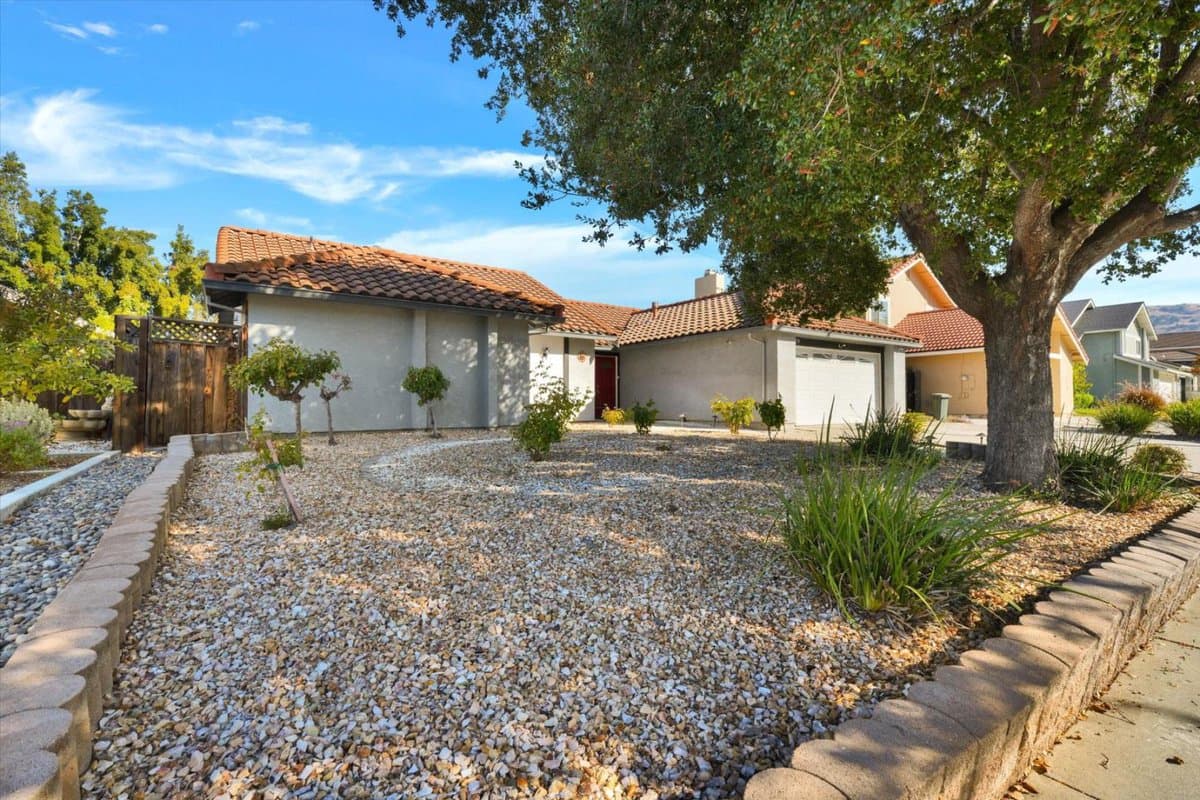 2979 Silverland Drive - Photo 4