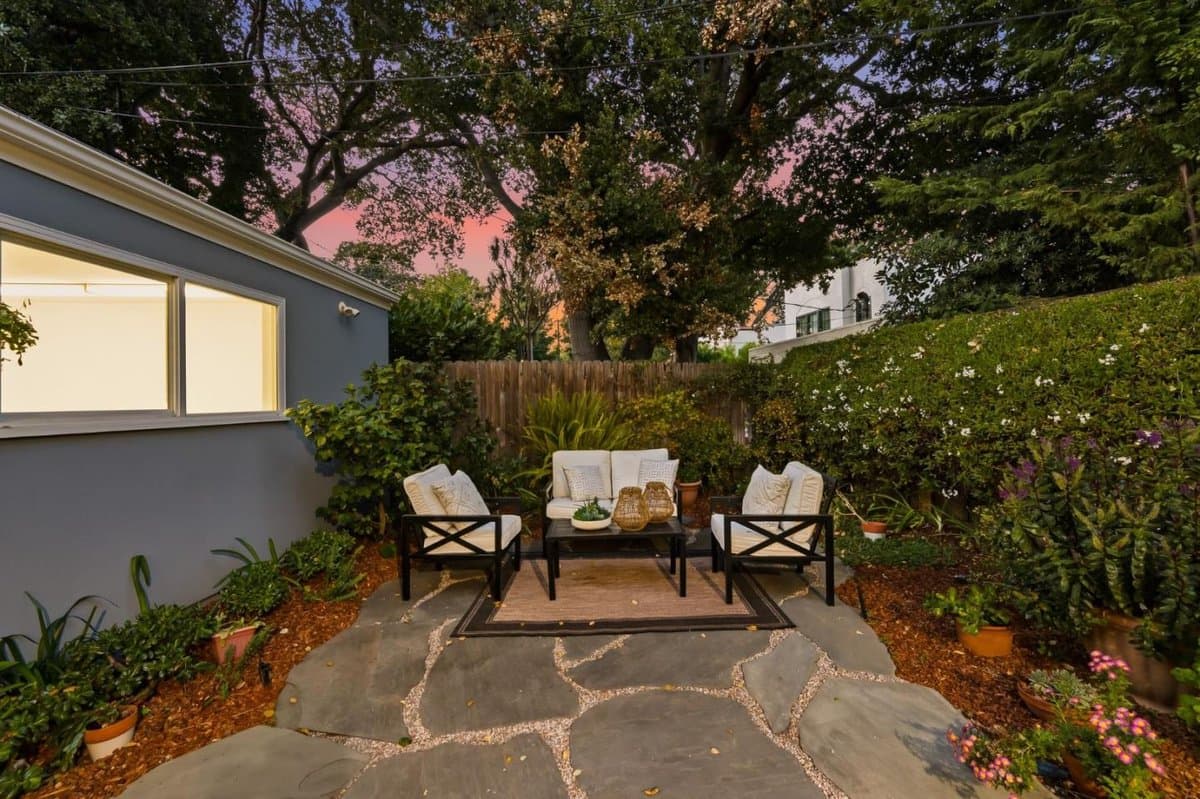 115 10th Avenue - Photo 5