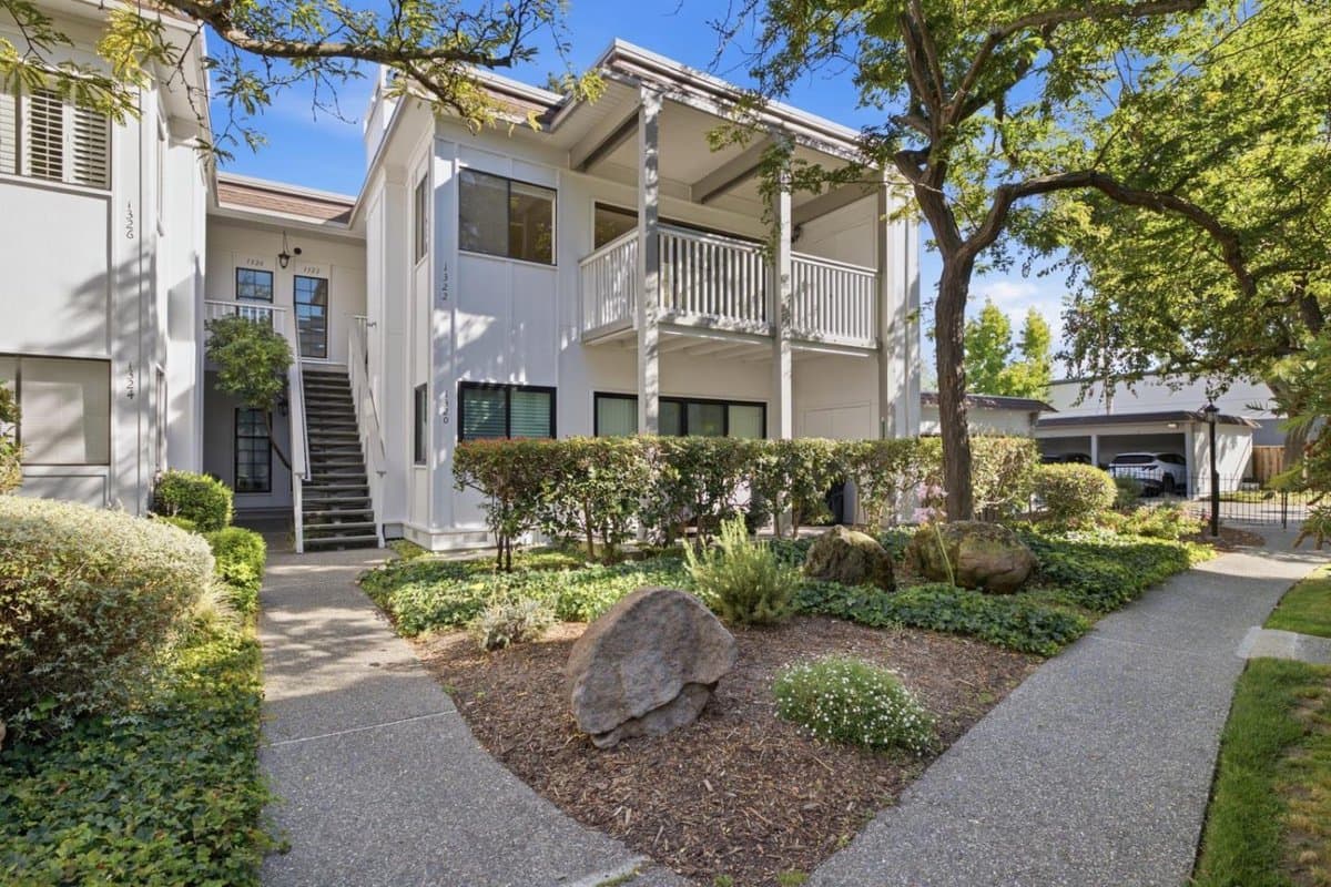 1322 Woodside Road - Photo 5