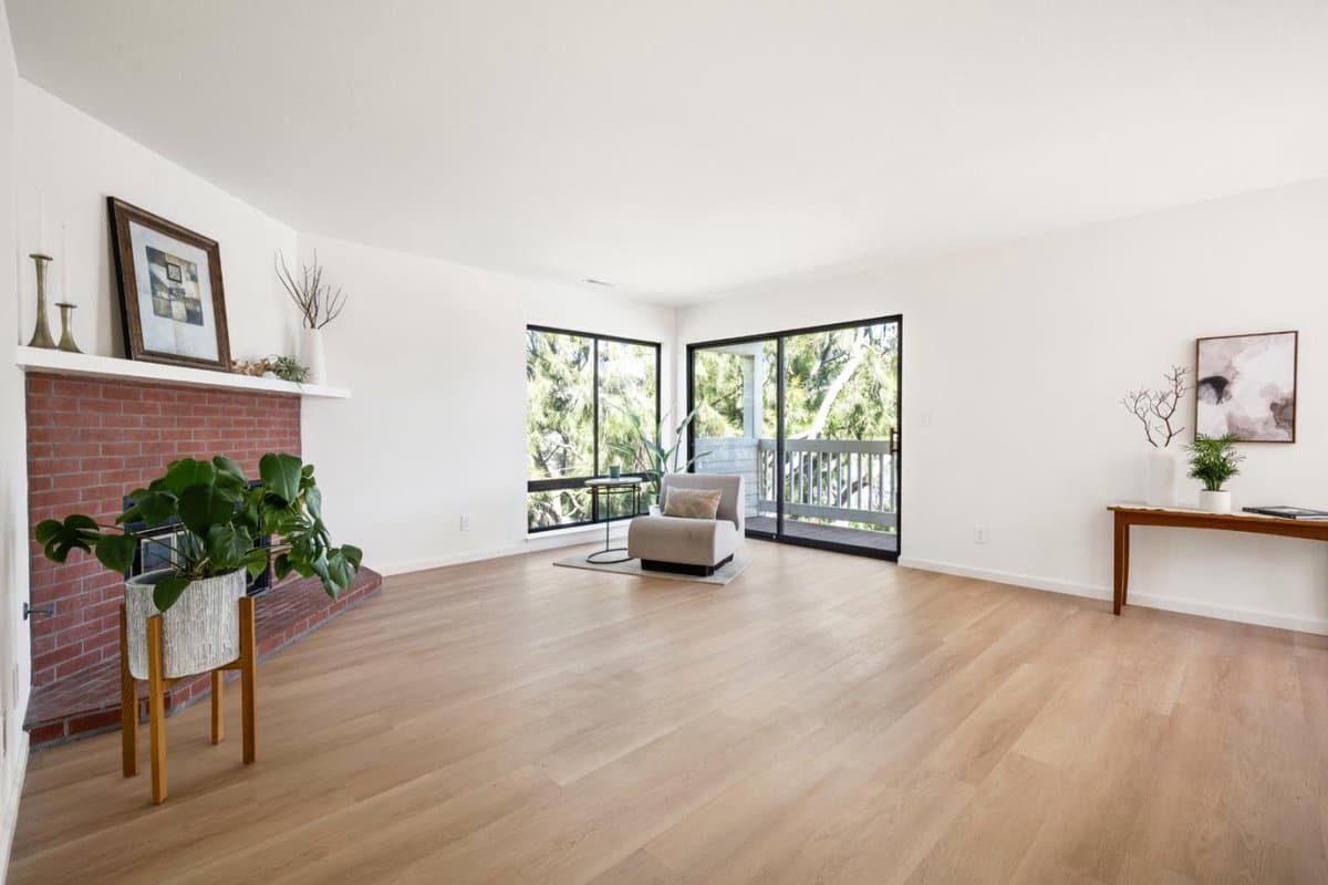 466 Pine Avenue - Photo 2