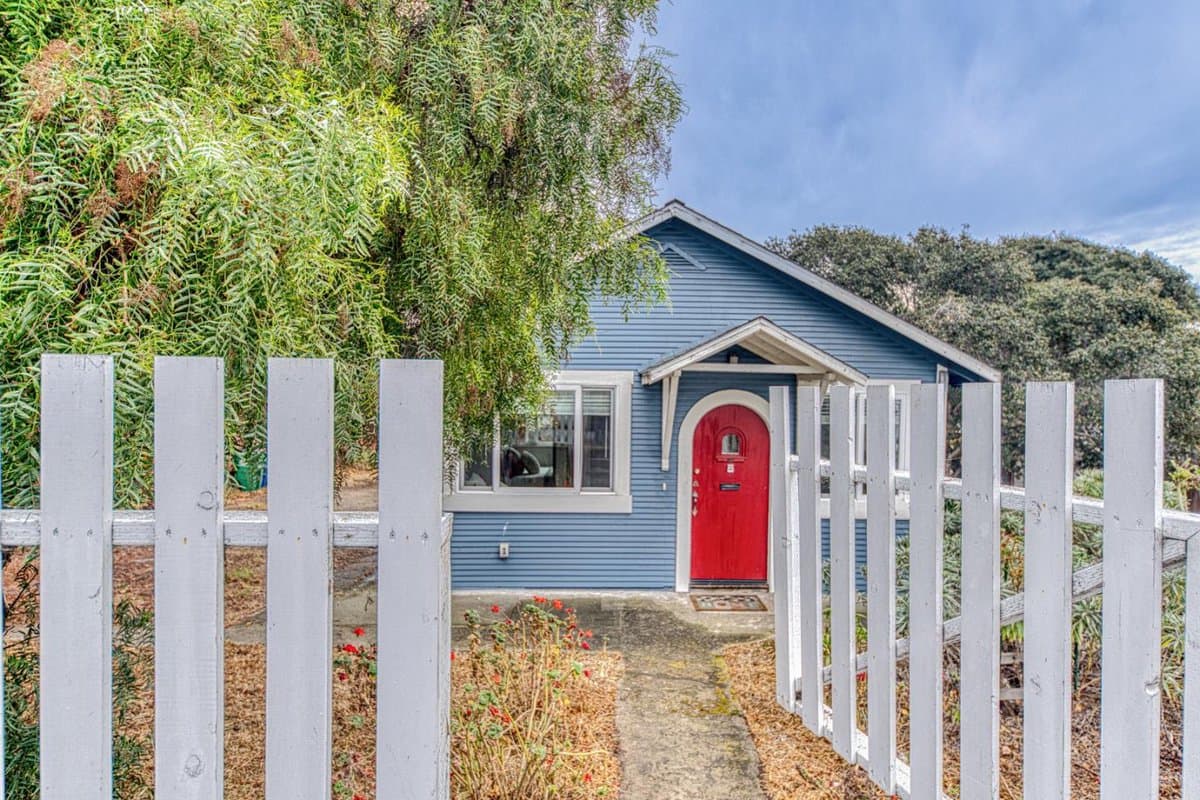 944 Sonoma Avenue - Photo 2