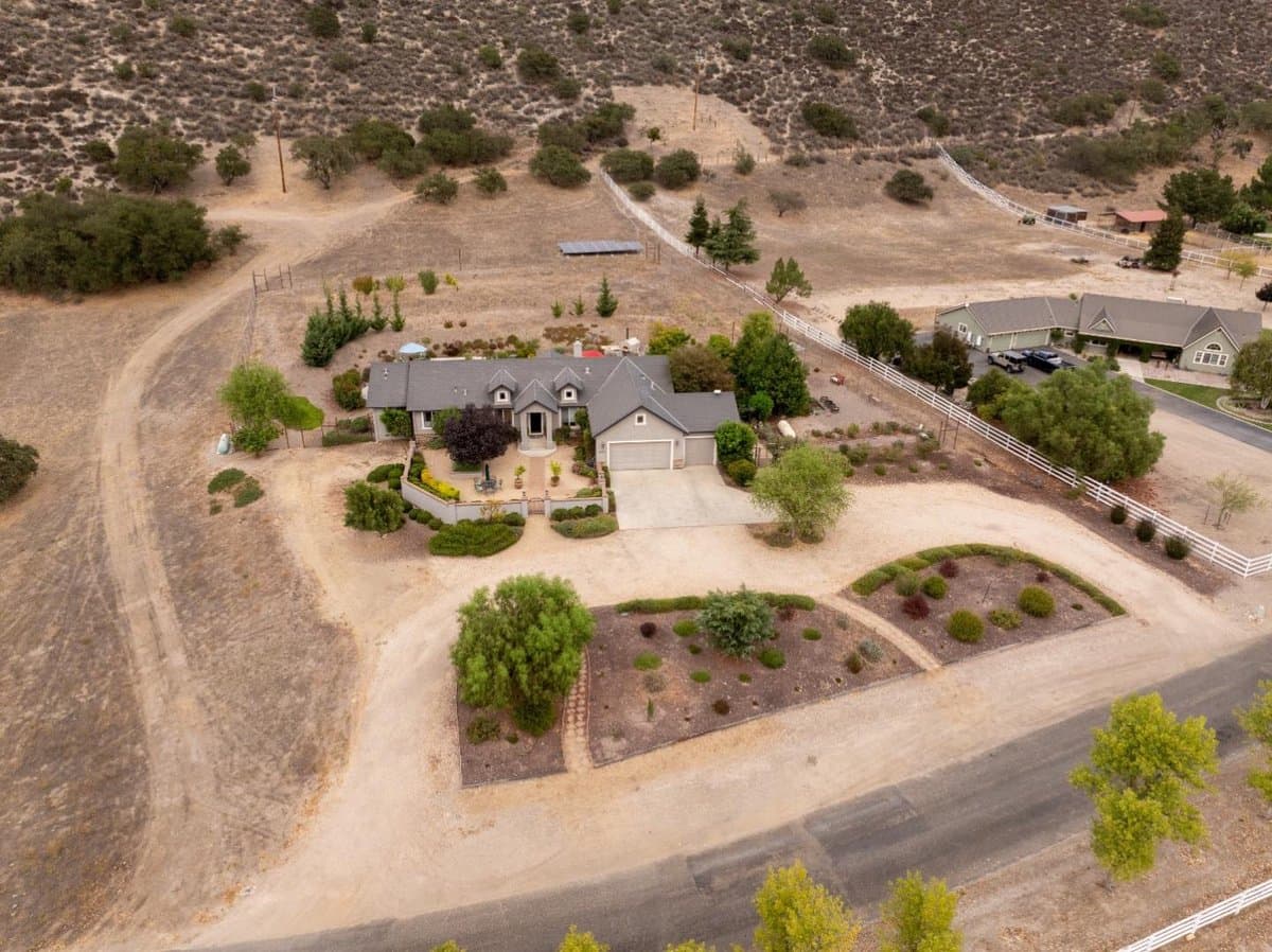 44737 Sun Valley Drive - Photo 3