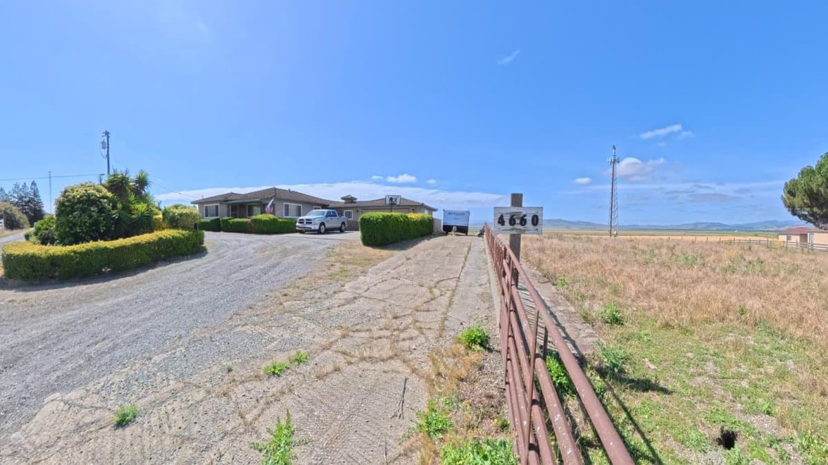 4790 Pacheco Pass Highway - Photo 2