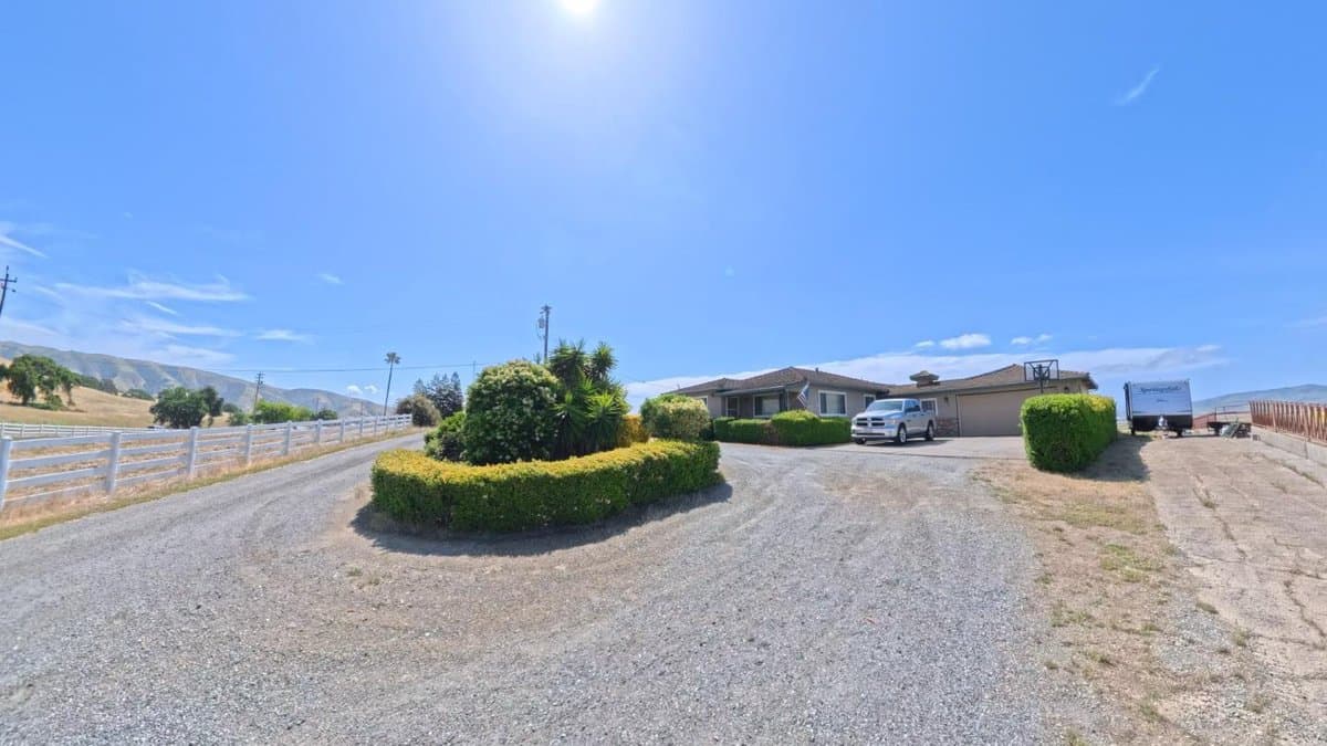 4790 Pacheco Pass Highway - Photo 3