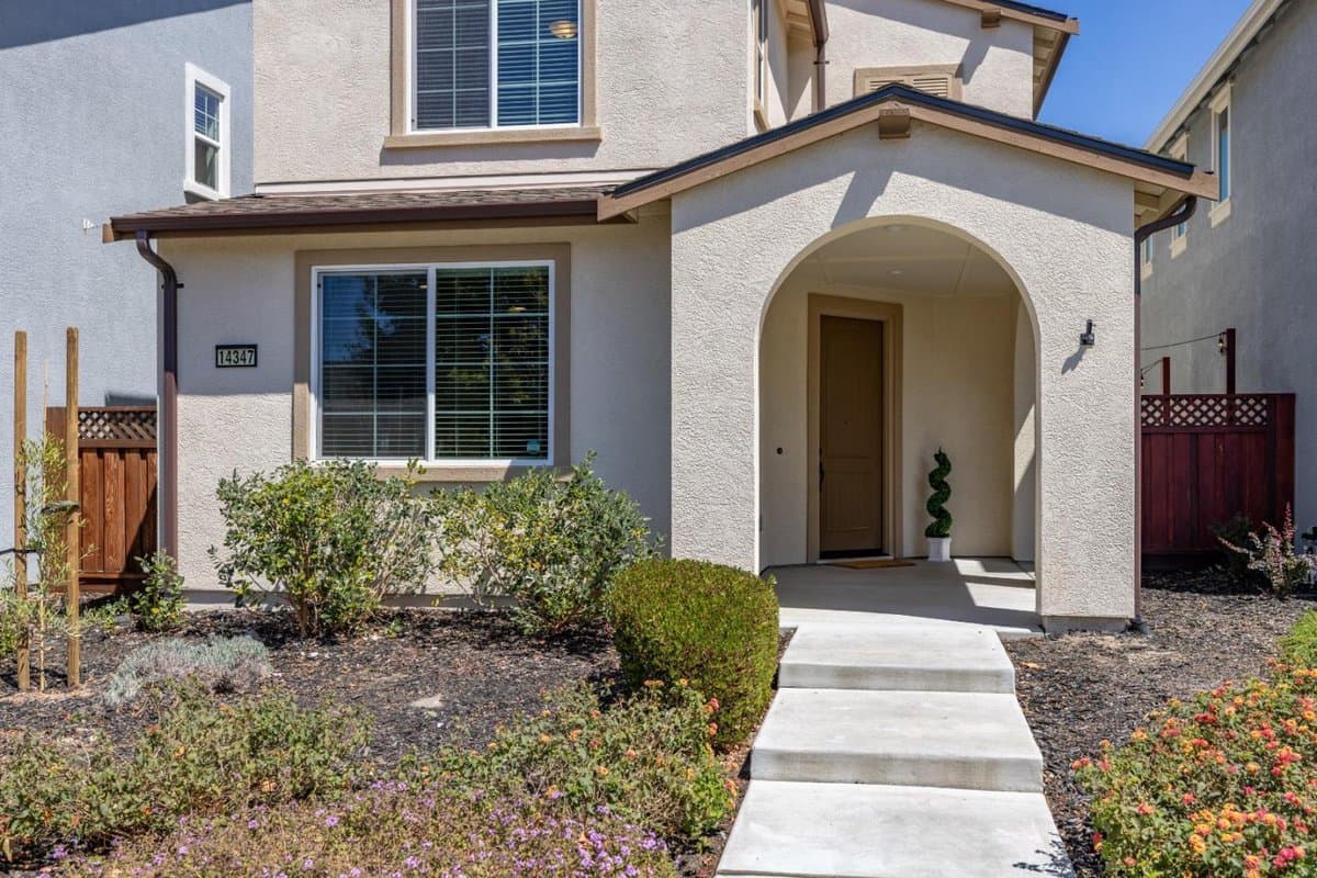 14347 Sherman Boulevard - Photo 2