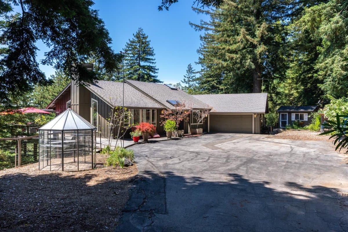 23695 Hutchinson Road - Photo 2