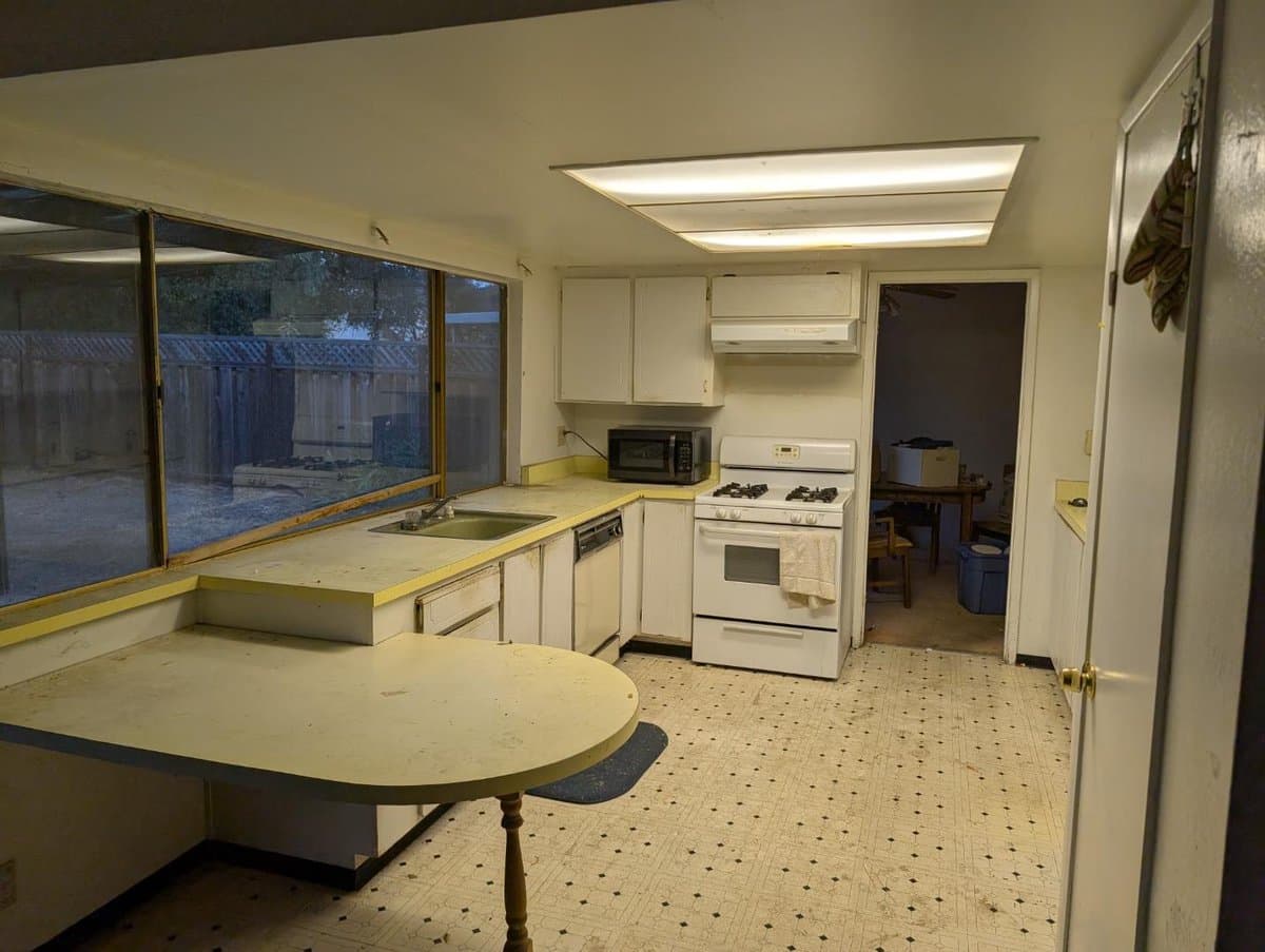 1289 Moonbeam Way - Photo 4
