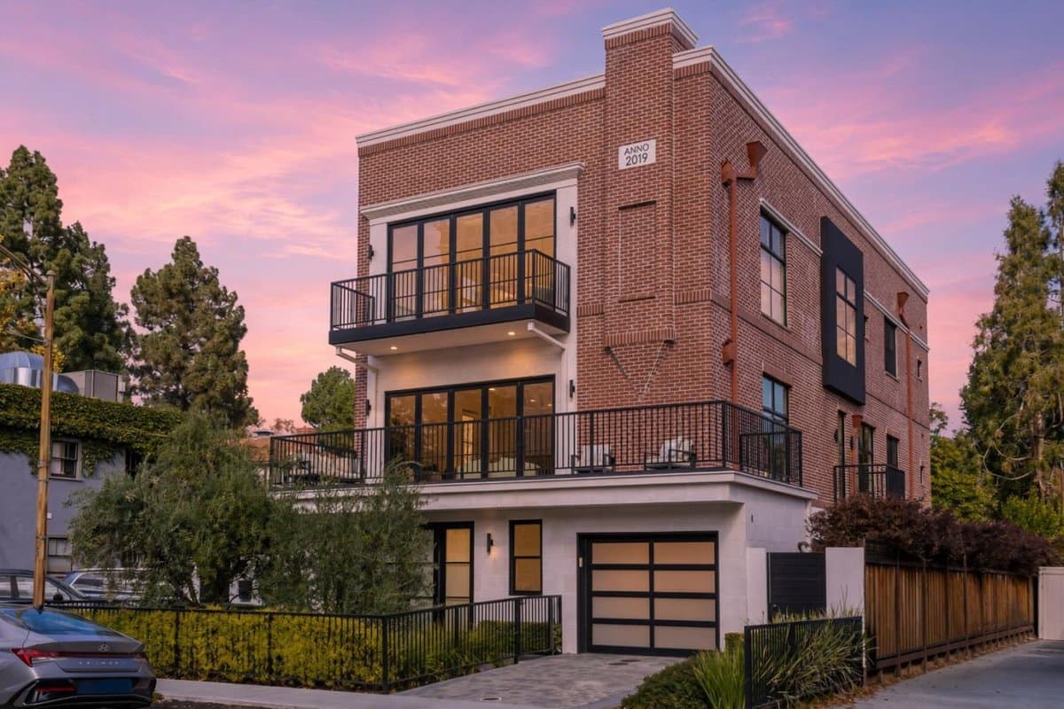 515 Webster Street - Photo 1
