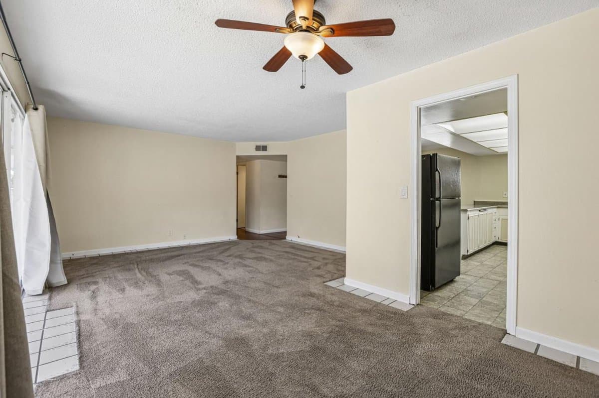 2301 Bluebell Avenue - Photo 5