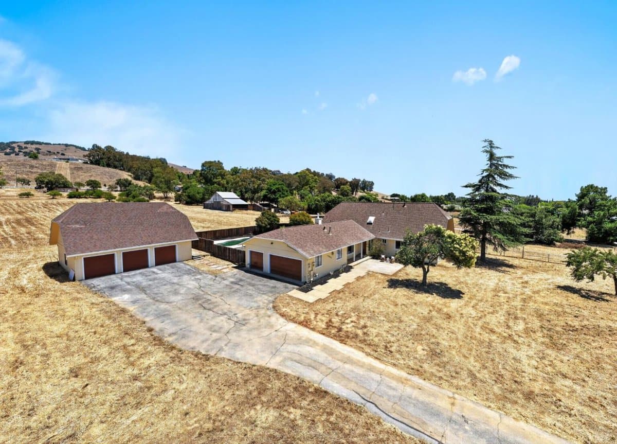 10980 New Avenue - Photo 5