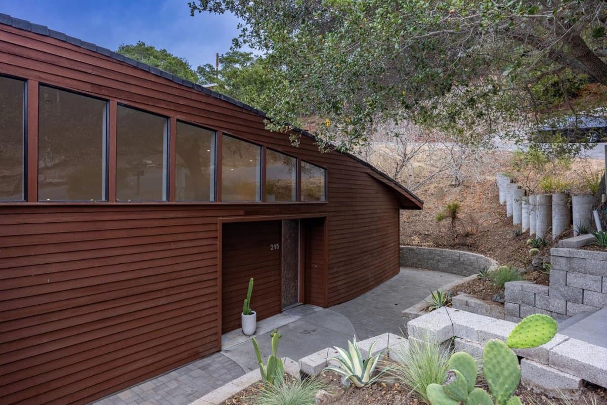 215 Winding Way - Photo 2