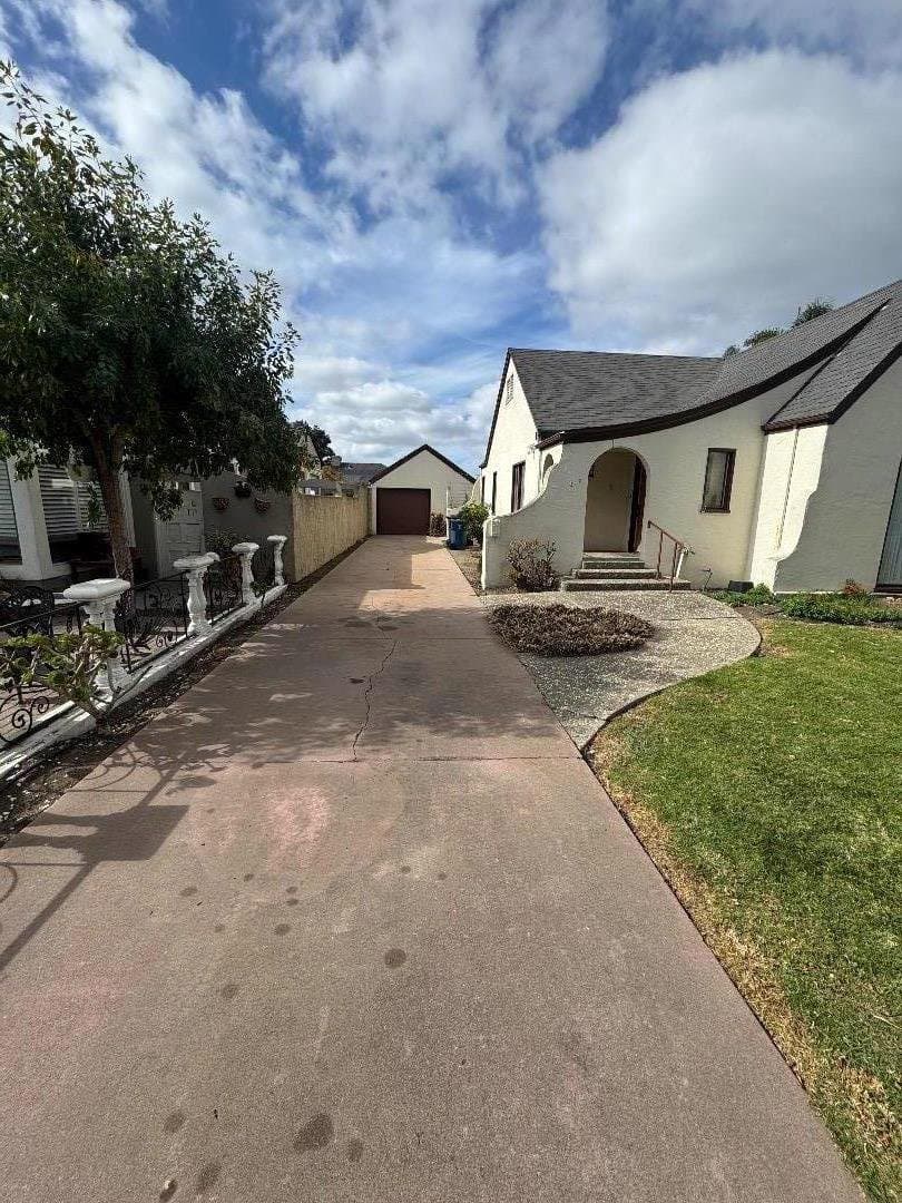812 Pajaro Street - Photo 2