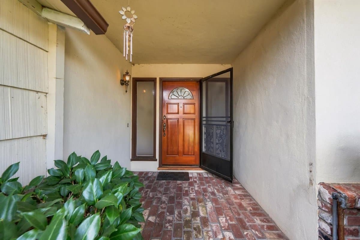 1550 Gover Lane - Photo 4