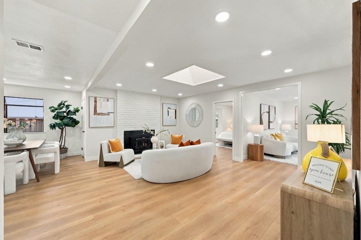 6308 Plummer Avenue - Photo 3