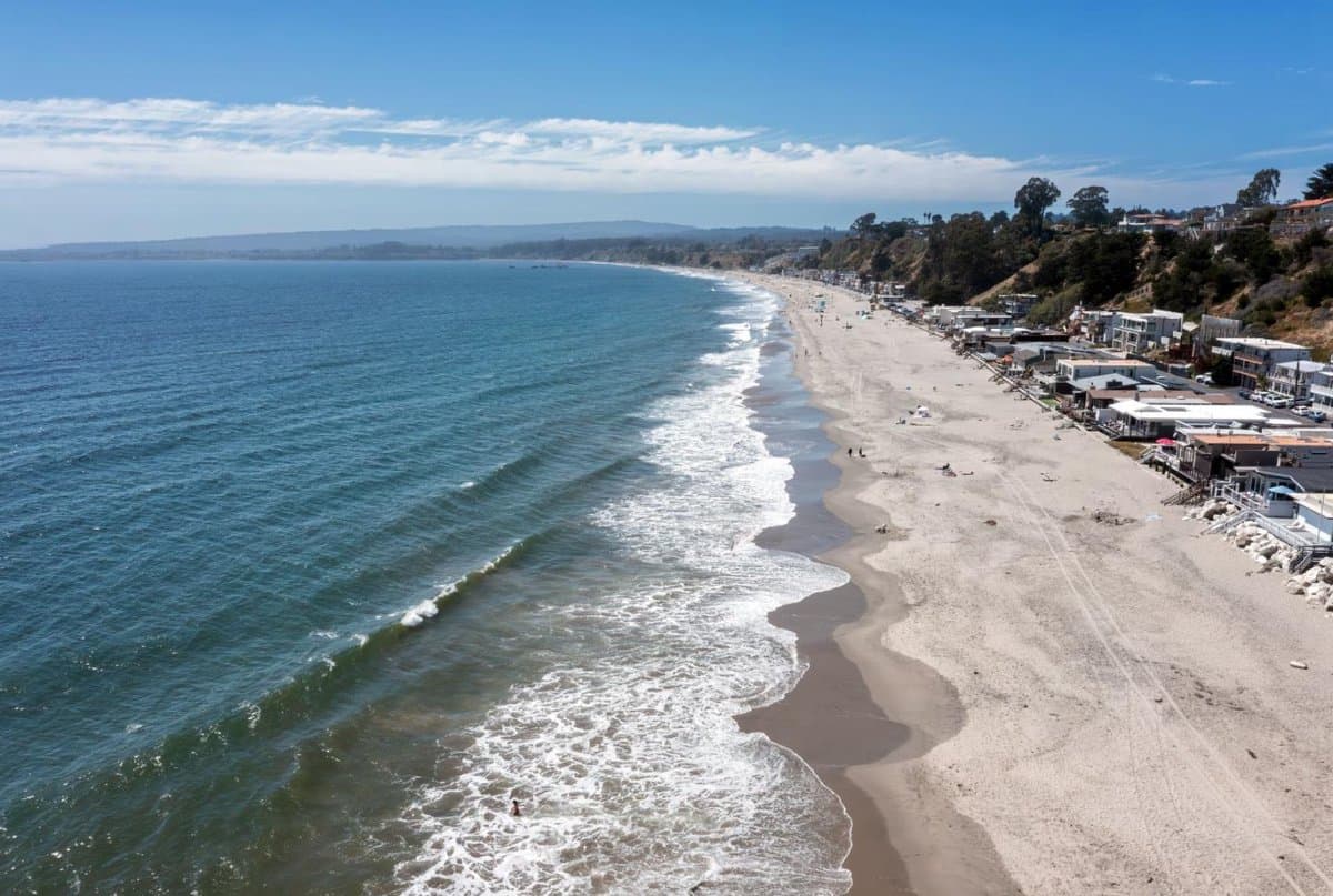 643 Beach Drive - Photo 4