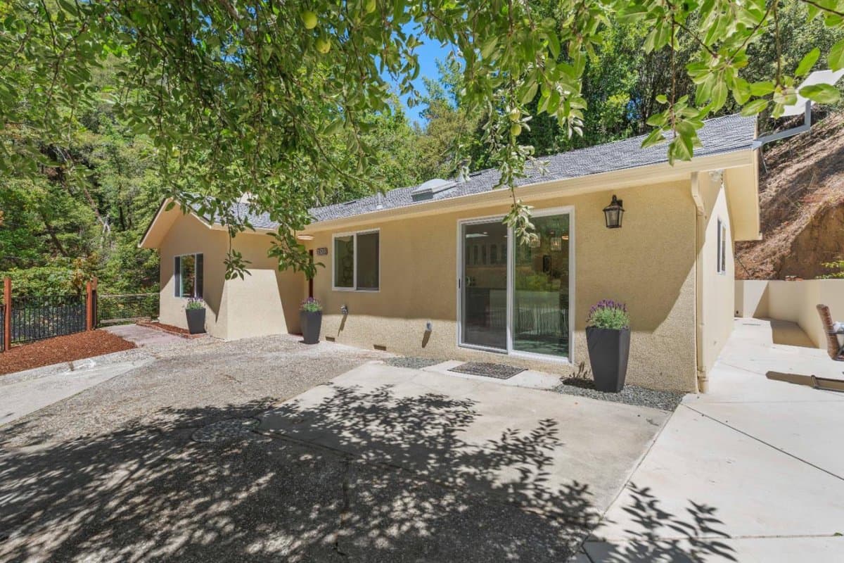 16500 Sanborn Road - Photo 2