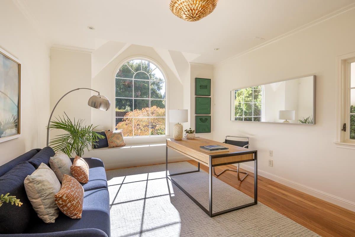 572 Georgia Avenue - Photo 3
