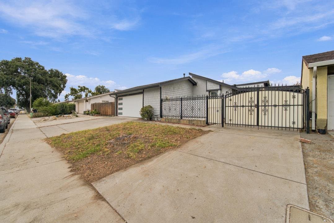 2229 Denair Avenue - Photo 2