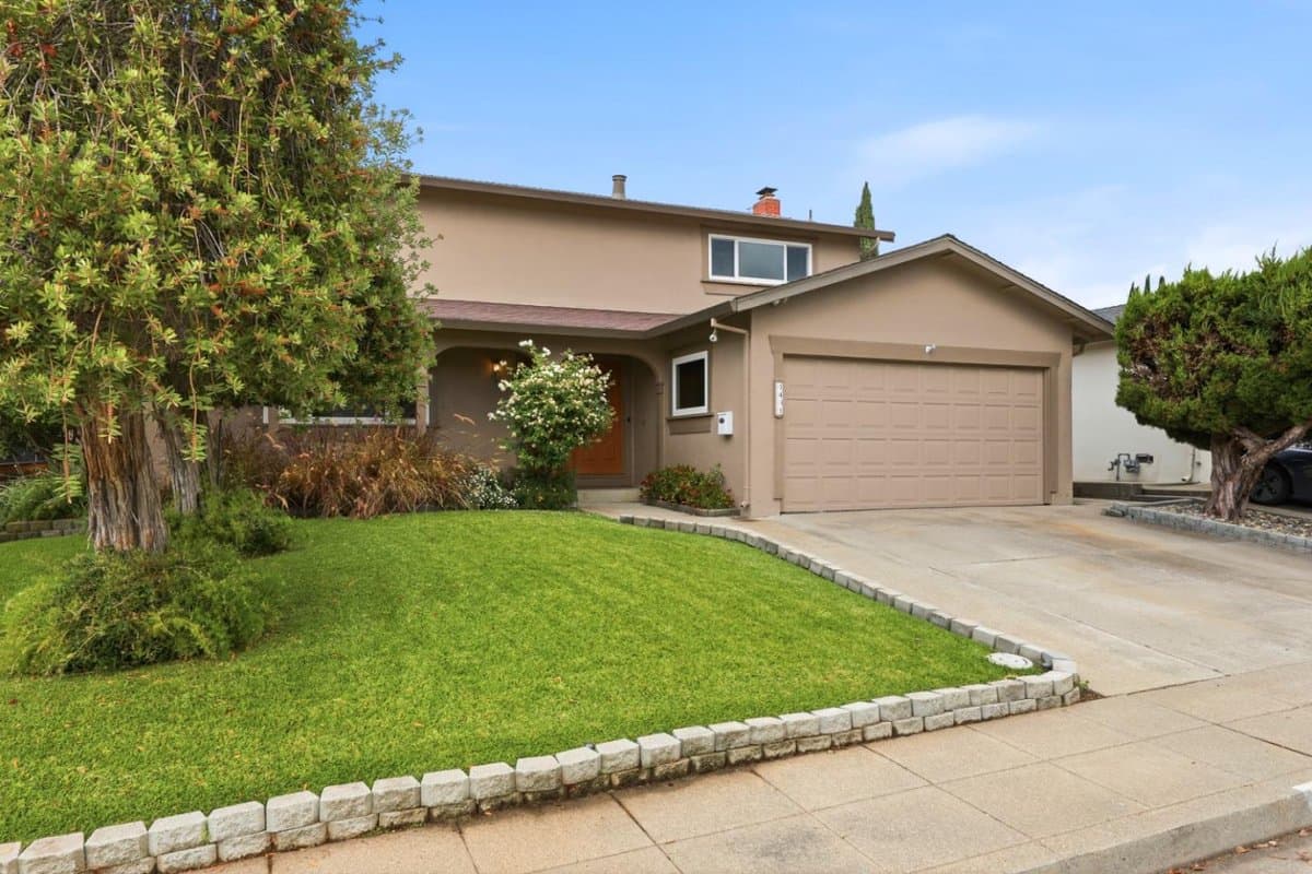 1431 Mount Shasta Avenue - Photo 2