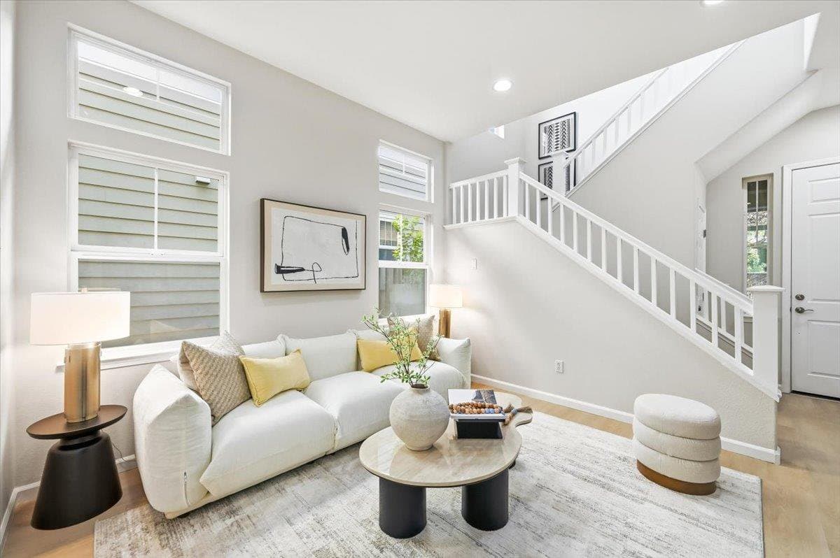 642 Woodland Terrace - Photo 4