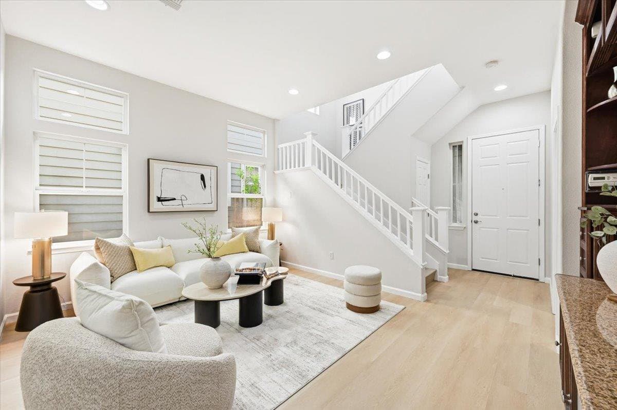 642 Woodland Terrace - Photo 5