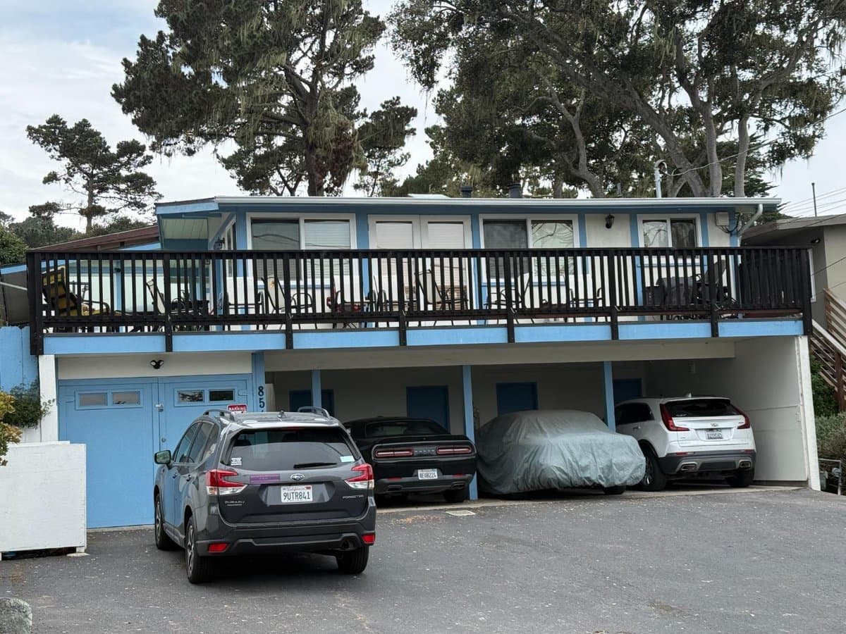 851 Lyndon Street - Photo 3