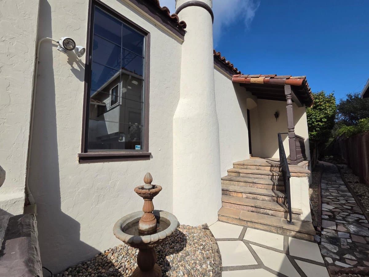 310 Palm Avenue - Photo 2