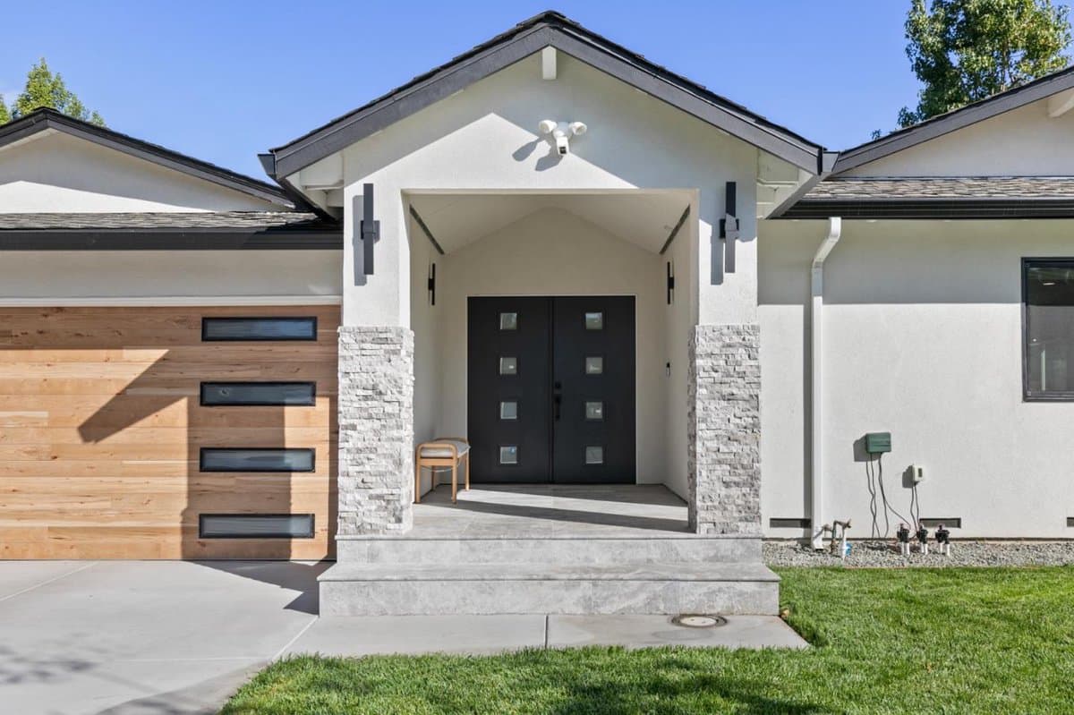4675 Englewood Drive - Photo 4