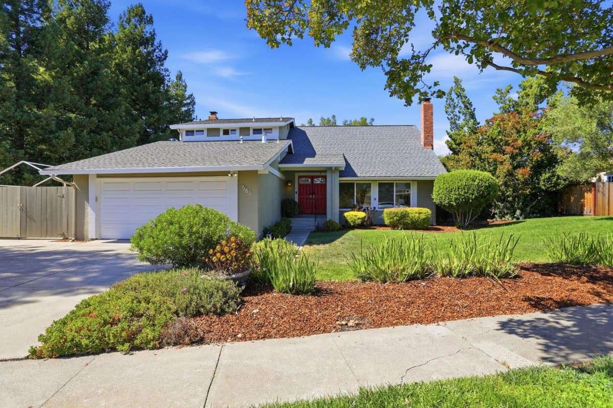 560 Tawny Drive - Photo 2