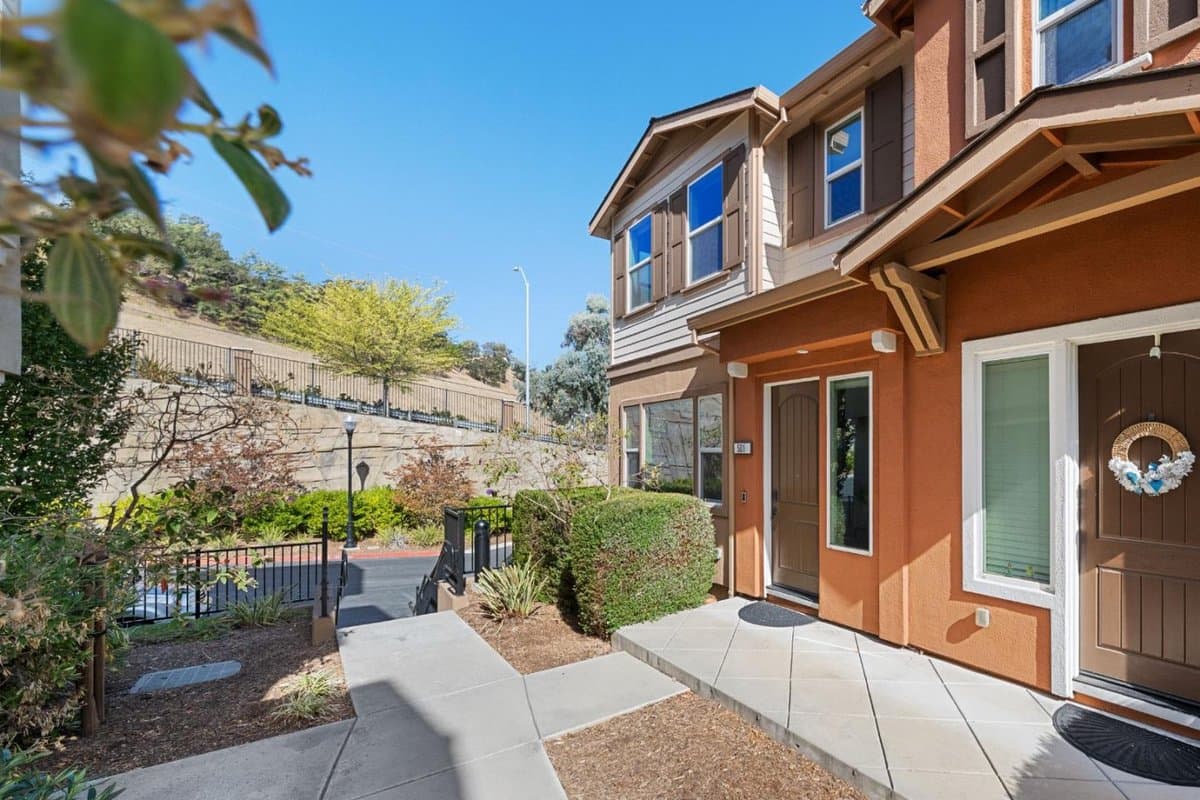 501 Tierney Place - Photo 2