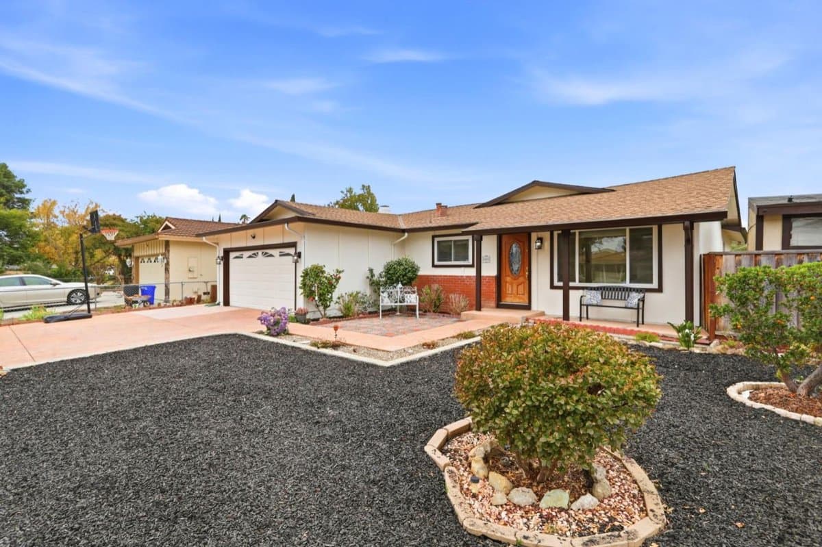 3005 Almond Drive - Photo 4